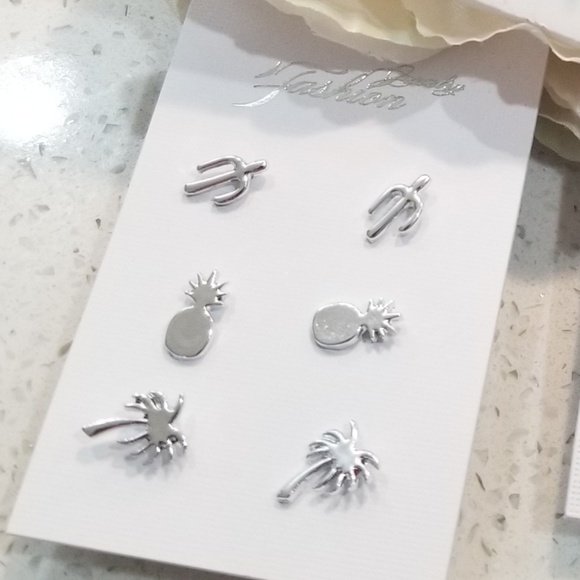 VACAY VIBES EARRINGS SET - Picture 2 of 2